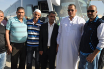  بالصور: انطلاق حافلة معتمري مدينة اللد من أمام المسجد الكبير في المدينة